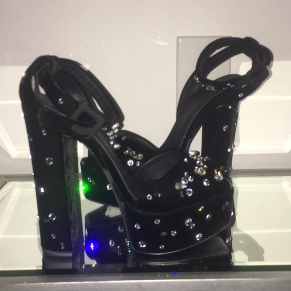 Giuseppe Zanotti crystal embellished shoes - Picture 3 of 8